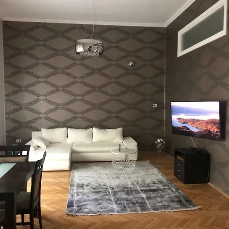 Lendvay Palace Apartment