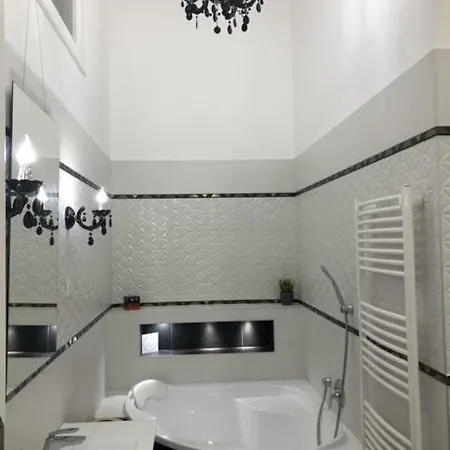 Apartment Lendvay Palace